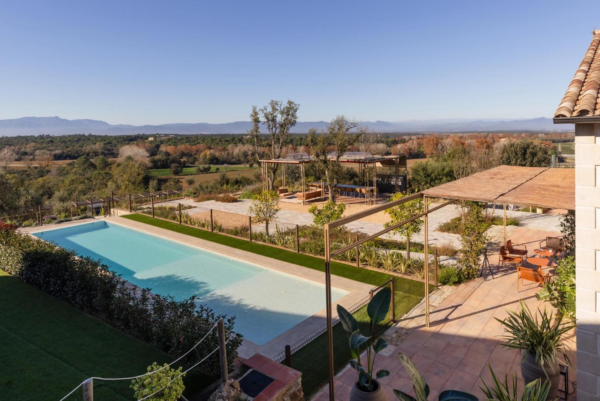 Can Bufi Espectacular Casa Con Piscina Interior Llagostera Exteriér fotografie