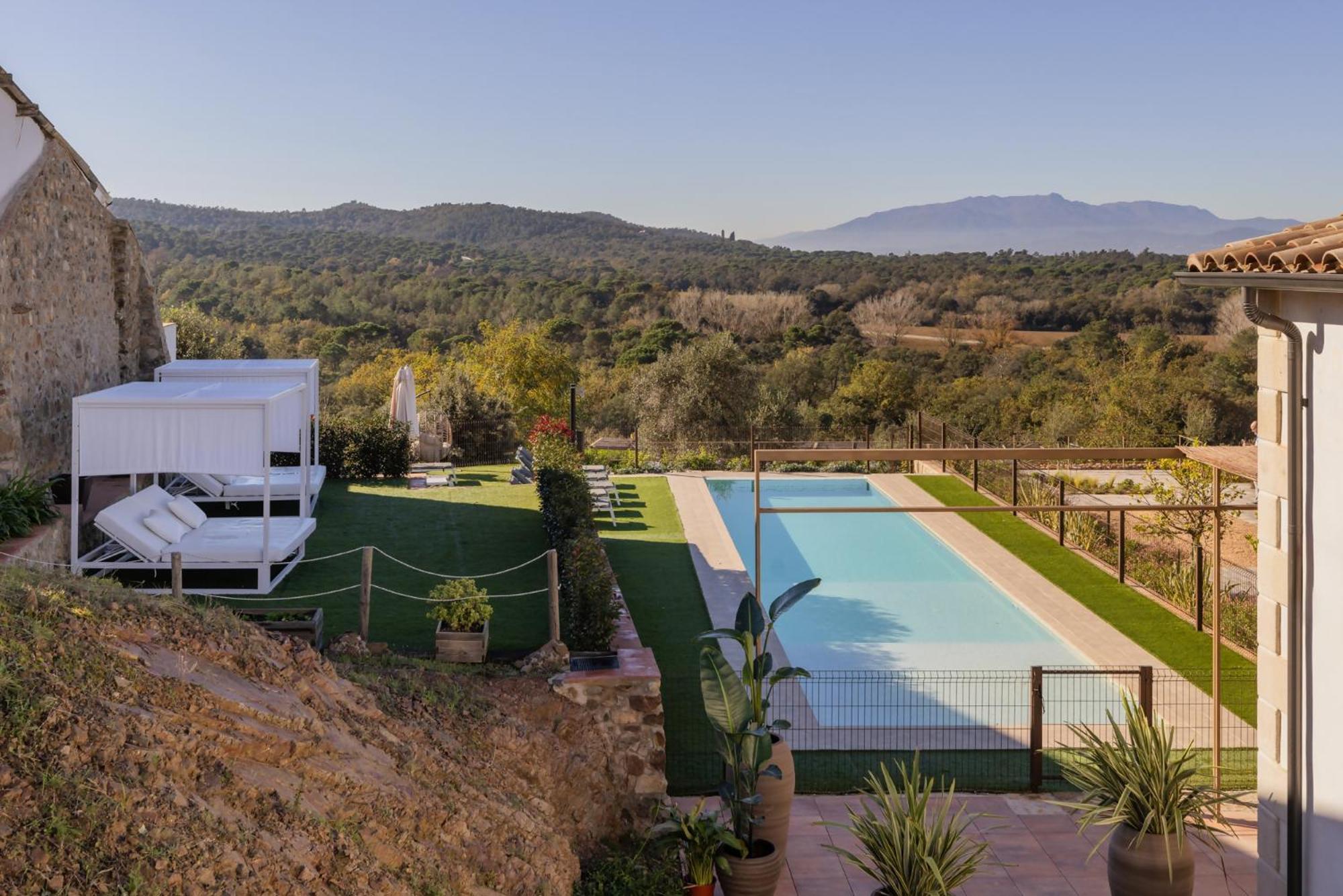 Can Bufi Espectacular Casa Con Piscina Interior Llagostera Exteriér fotografie