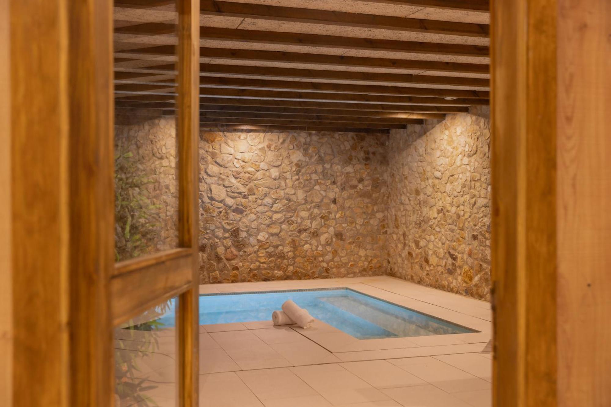 Can Bufi Espectacular Casa Con Piscina Interior Llagostera Exteriér fotografie