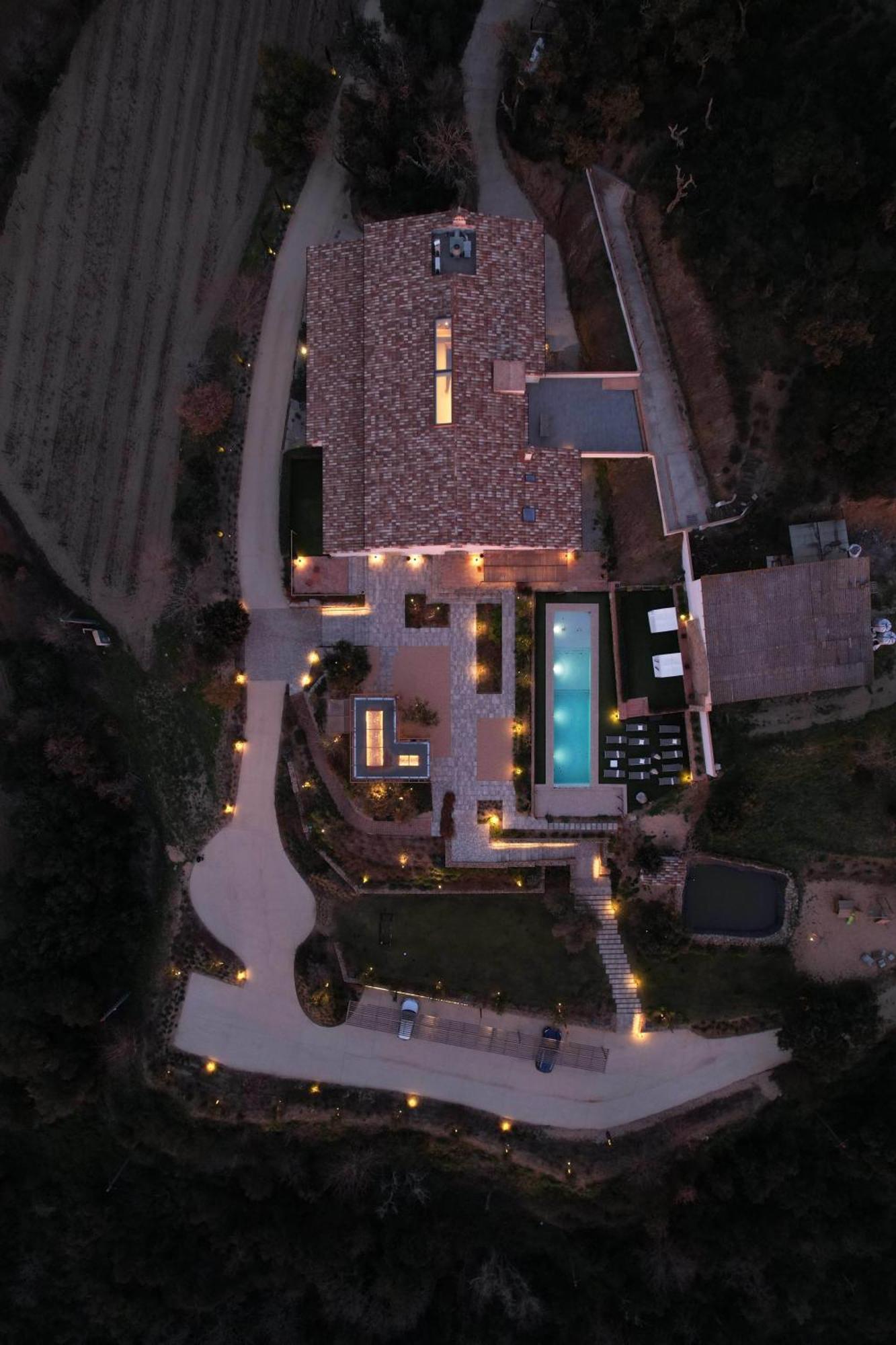 Can Bufi Espectacular Casa Con Piscina Interior Llagostera Exteriér fotografie